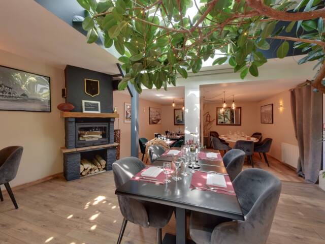 Salle du restaurant Le Cheval Rouge à Rambouillet